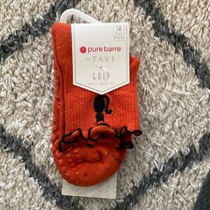 Pure Barre Ruffle Cat Grip Socks Mid length